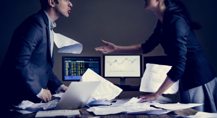 litige-employeur-protection-juridique-suisse Litige avec son employeur : comment la protection juridique vous défend