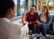 Comment fonctionne un courtier en assurance en Suisse
