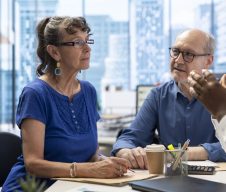 Un couple calcule le futur montant de leur retraite